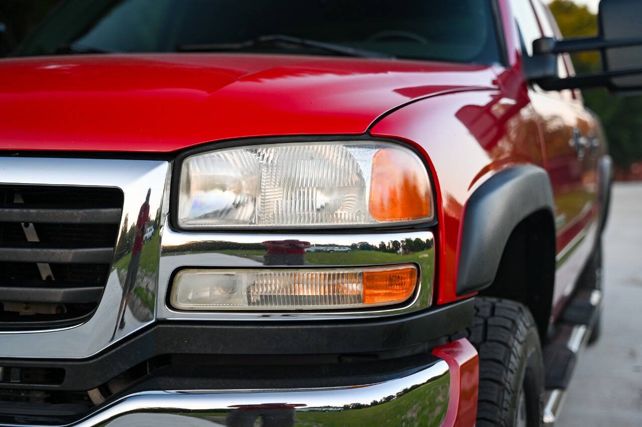 Used 2006 GMC Sierra 2500 SLT w/ Heavy-Duty Power Package AWD/4WD image 22