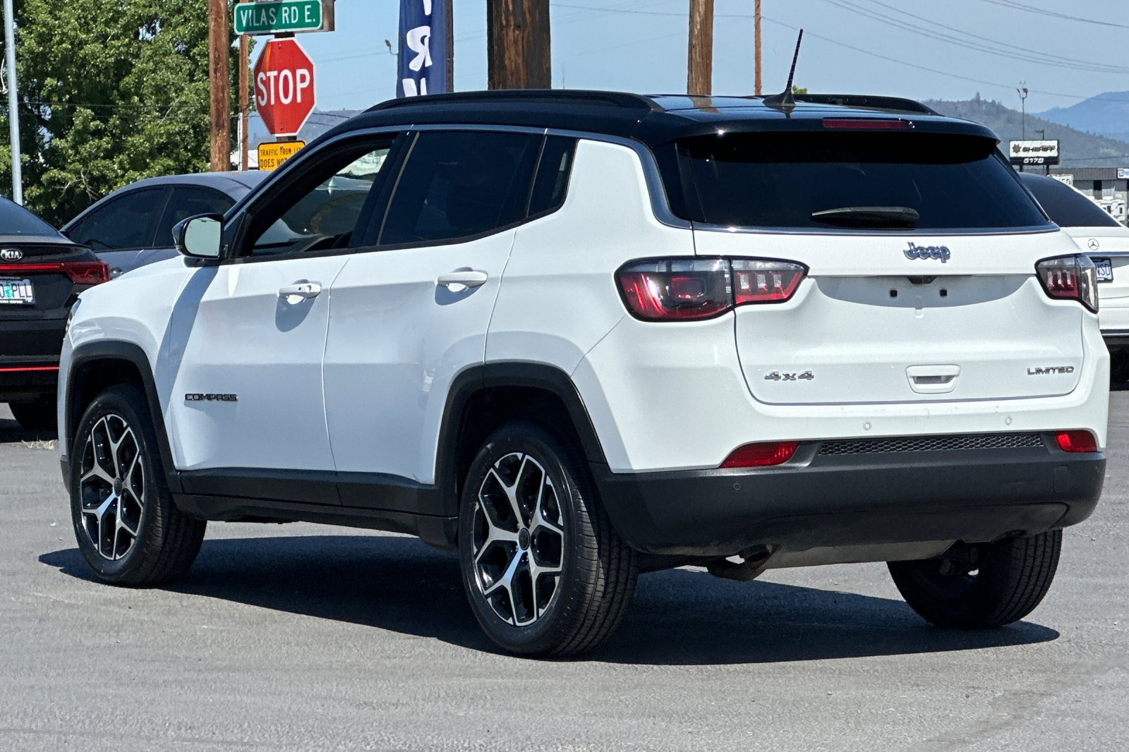 Used 2025 Jeep Compass Limited AWD/4WD image 6