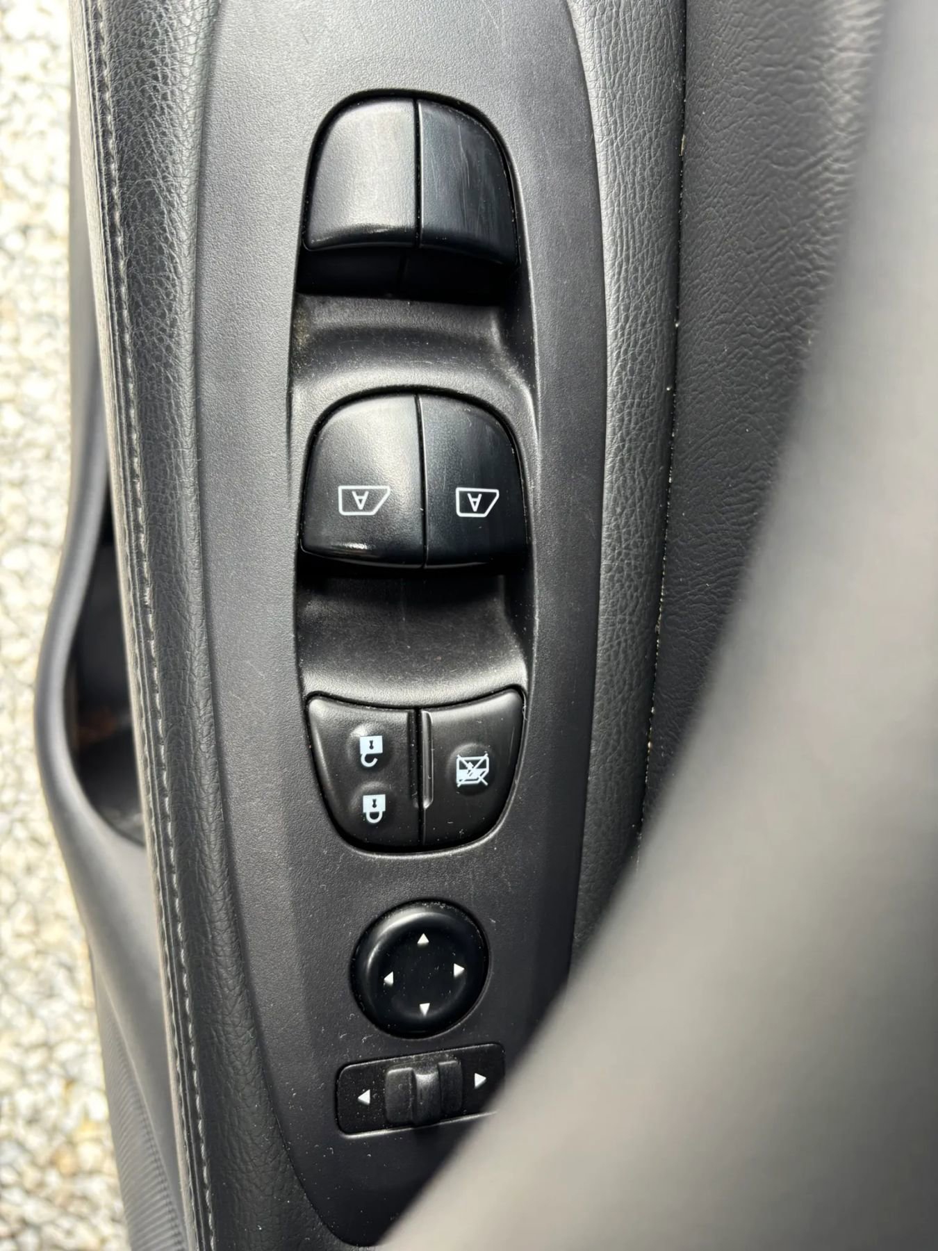 Used 2020 Nissan Pathfinder SL image 19