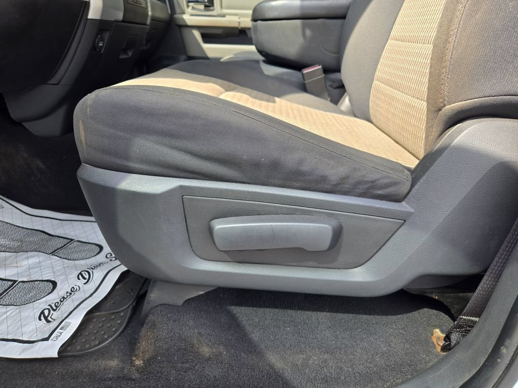 Used 2012 RAM 1500 Classic SLT AWD/4WD image 16