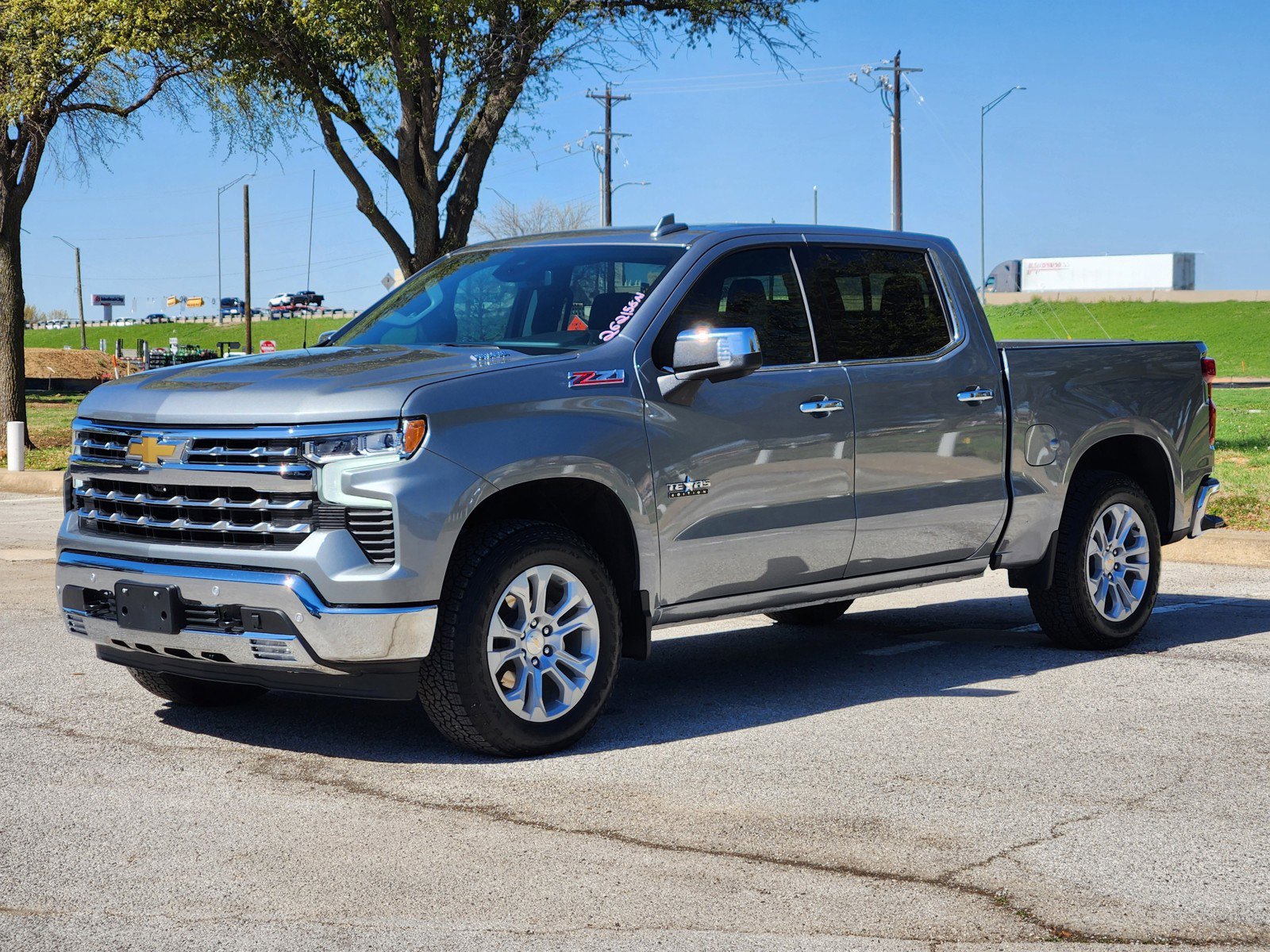 Used 2025 Chevrolet Silverado 1500 LTZ w/ LTZ Premium Texas Edition image 2