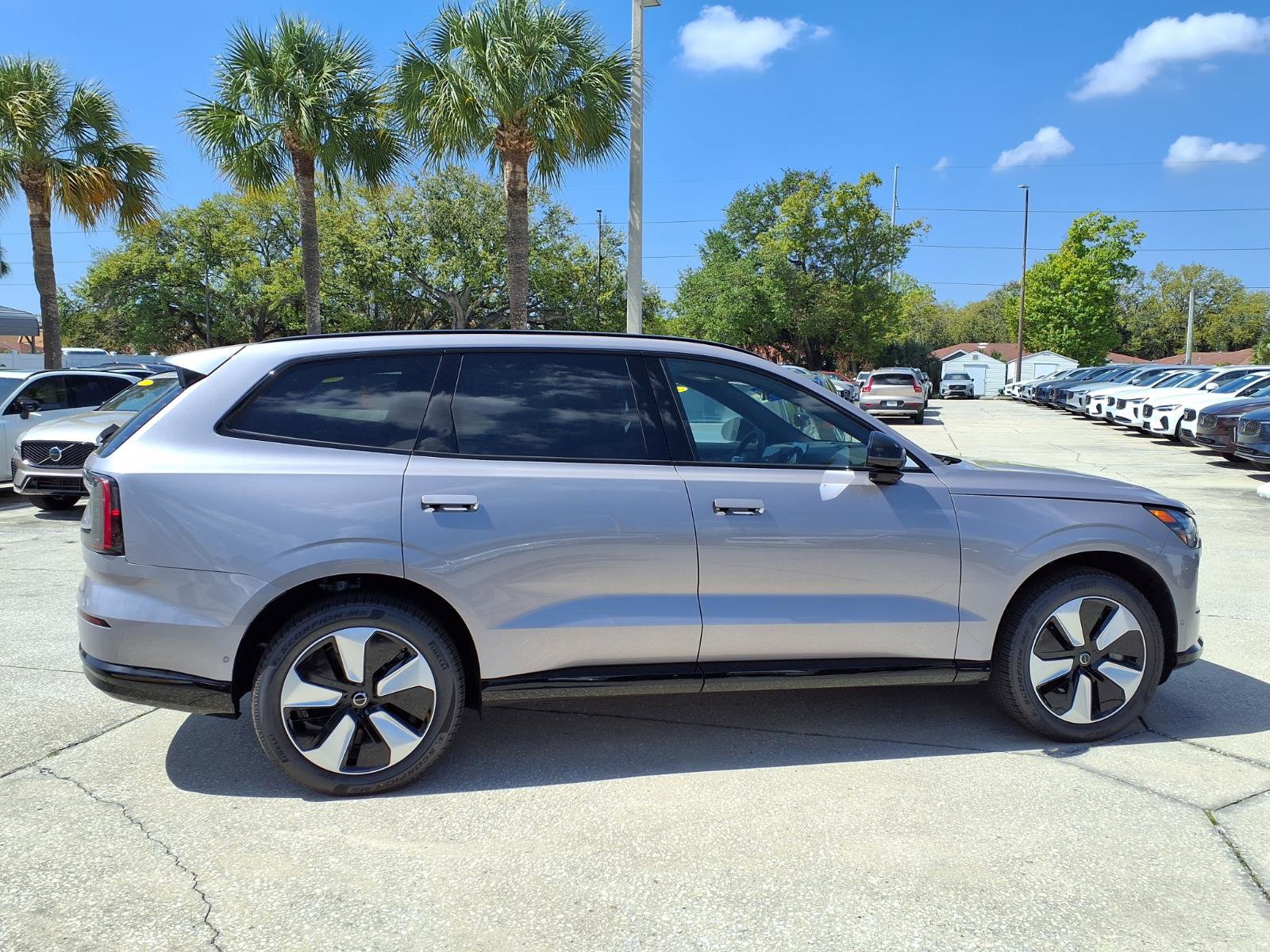 New 2026 Volvo EX90 Plus image 8