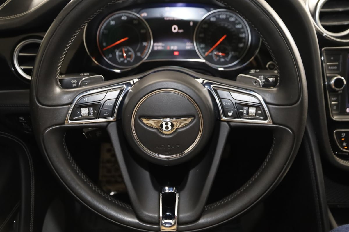 Used 2018 Bentley Bentayga AWD/4WD image 50