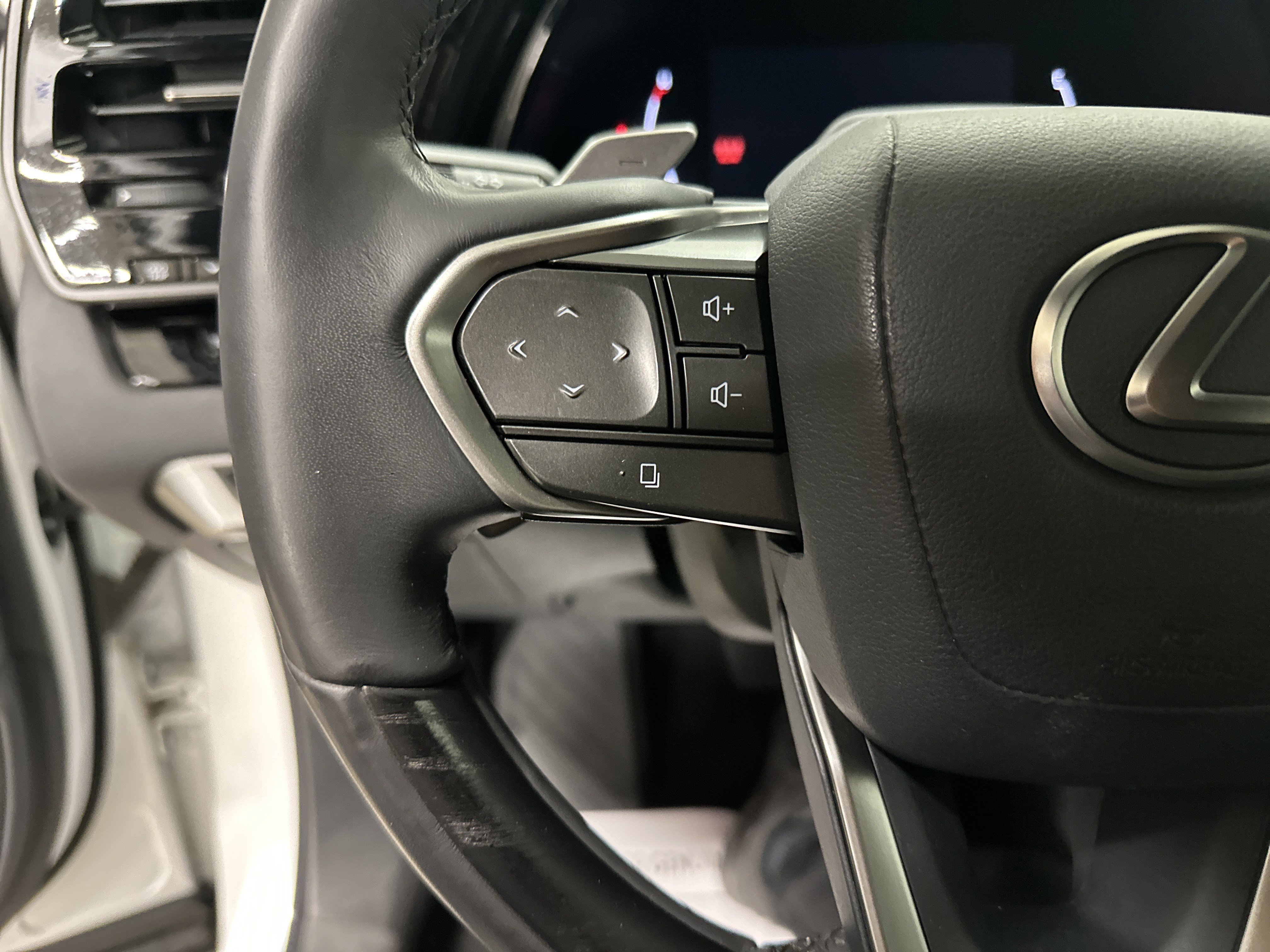 Certified 2023 Lexus RX 350 AWD w/ Accessory Package image 19