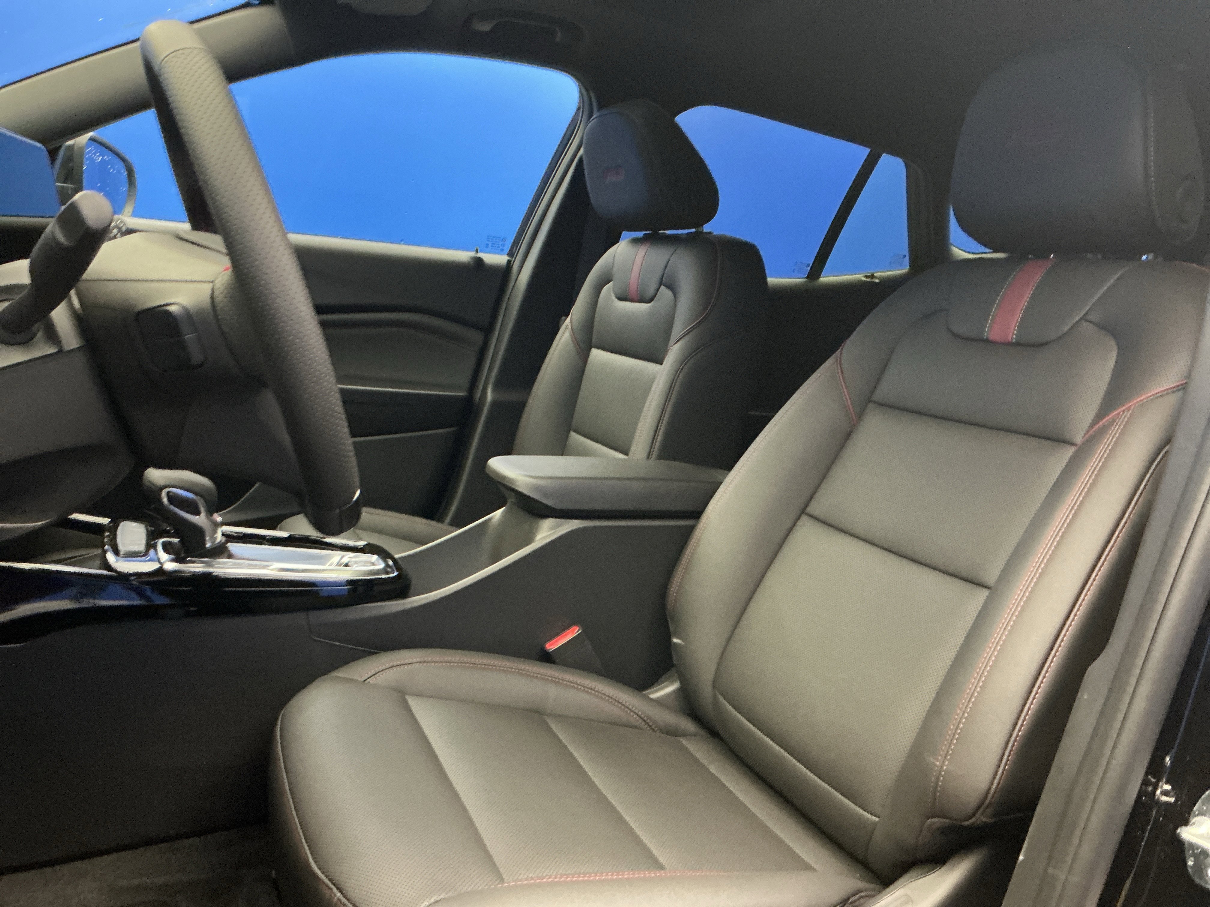 Used 2026 Chevrolet Trax RS w/ Sunroof Package FWD image 13