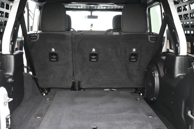 Used 2018 Jeep Wrangler Unlimited Sahara AWD/4WD image 21