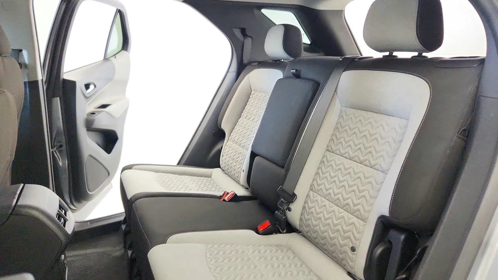 Used 2024 Chevrolet Equinox LS w/ LS Convenience Package FWD image 23