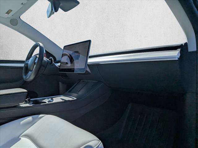Used 2023 Tesla Model Y Long Range image 22