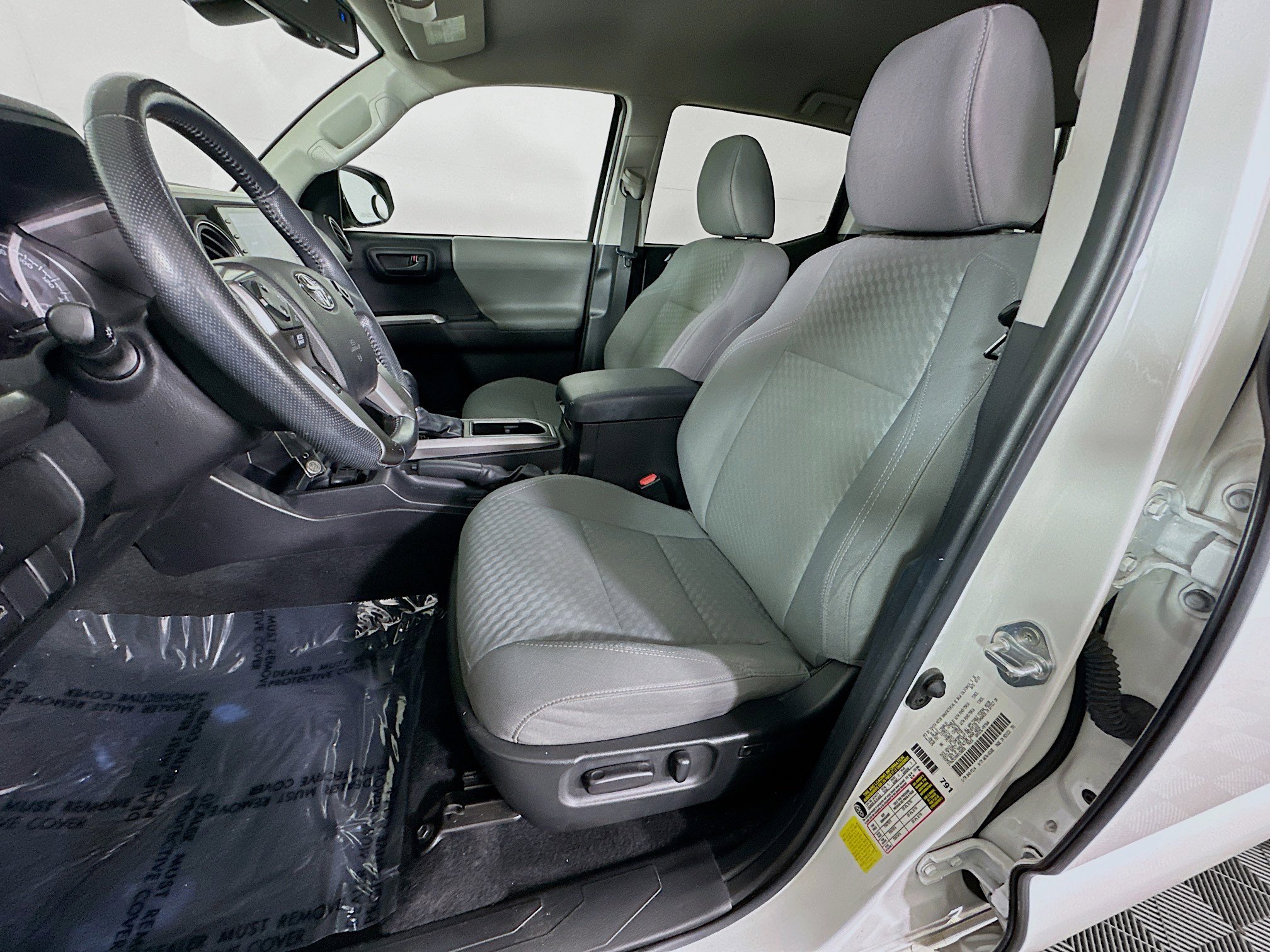 Used 2021 Toyota Tacoma SR5 RWD image 11