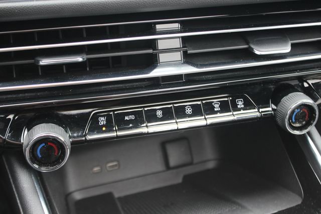 Used 2025 Chevrolet Traverse RS AWD/4WD image 8