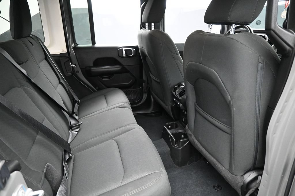 Used 2023 Jeep Wrangler Unlimited Sahara w/ Cold Weather Group AWD/4WD image 28