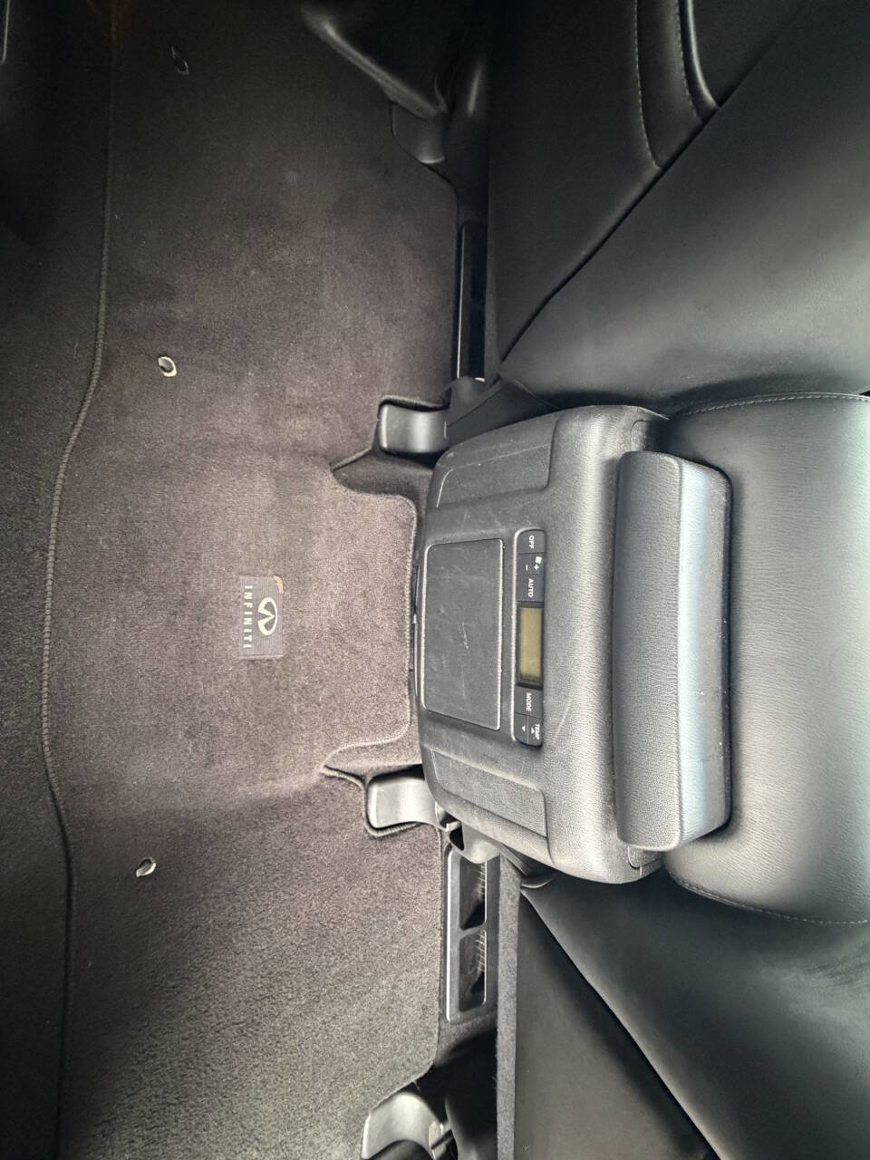 Used 2011 INFINITI QX56 Base 4x4 4dr SUV w/ Theater Pkg image 16