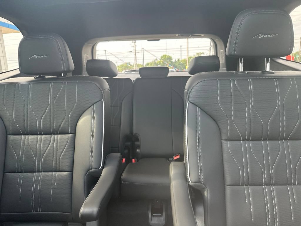 Used 2025 Buick Enclave Avenir AWD/4WD image 22