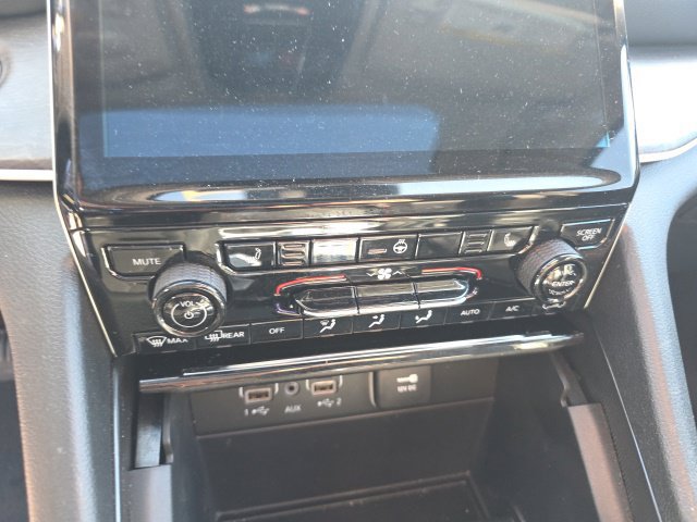 Used 2024 Jeep Grand Cherokee Limited AWD/4WD image 13
