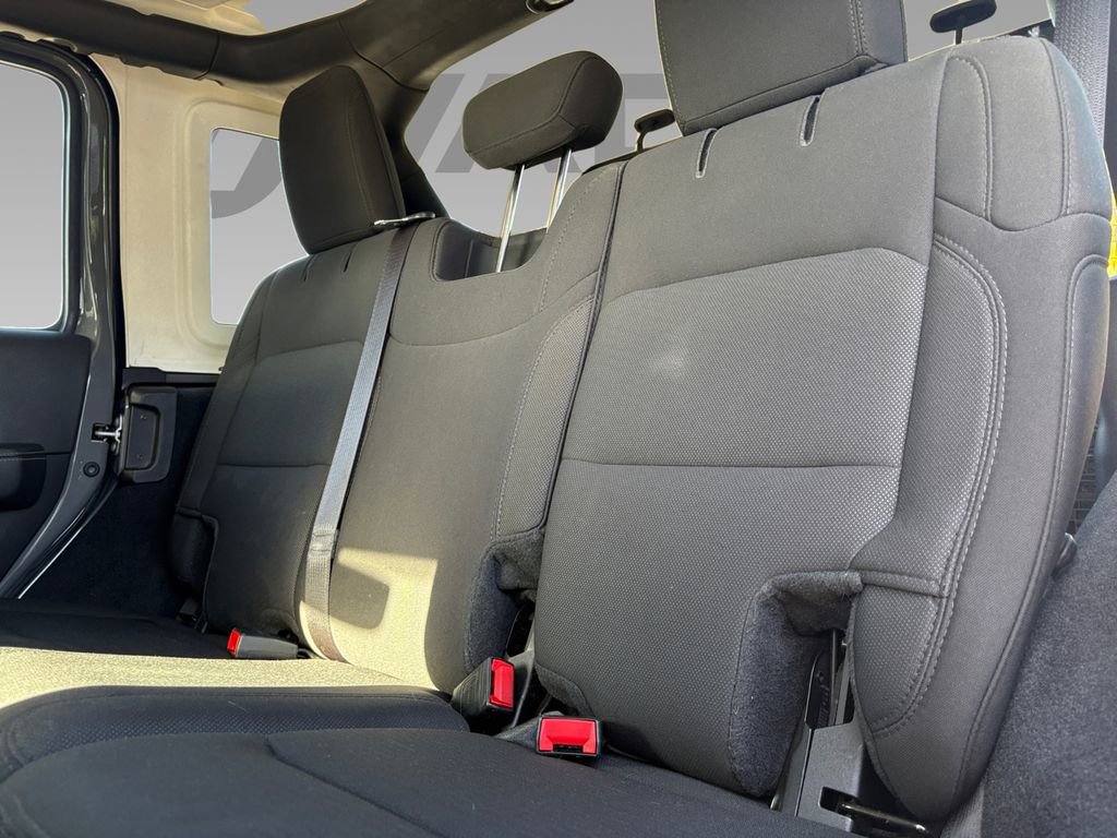 Used 2023 Jeep Wrangler Sahara image 4