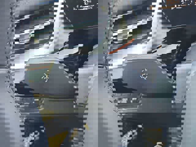 Used 2025 BMW X1 xDrive28i w/ M Sport Package image 27