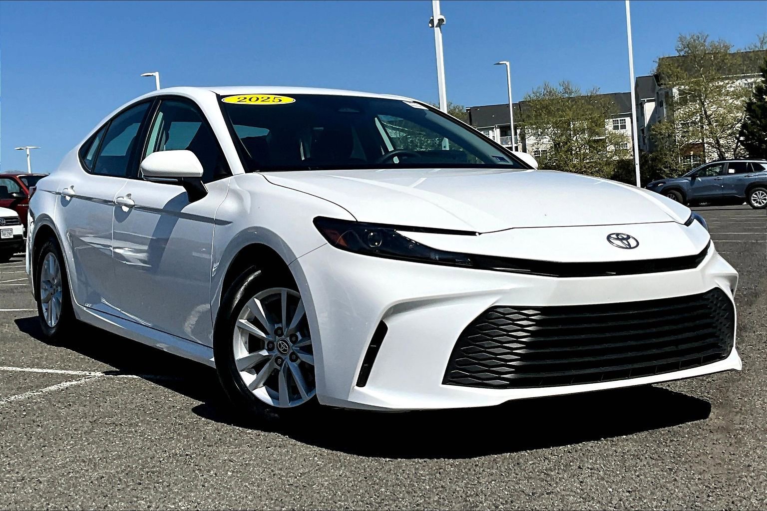 Used 2025 Toyota Camry LE FWD image 2