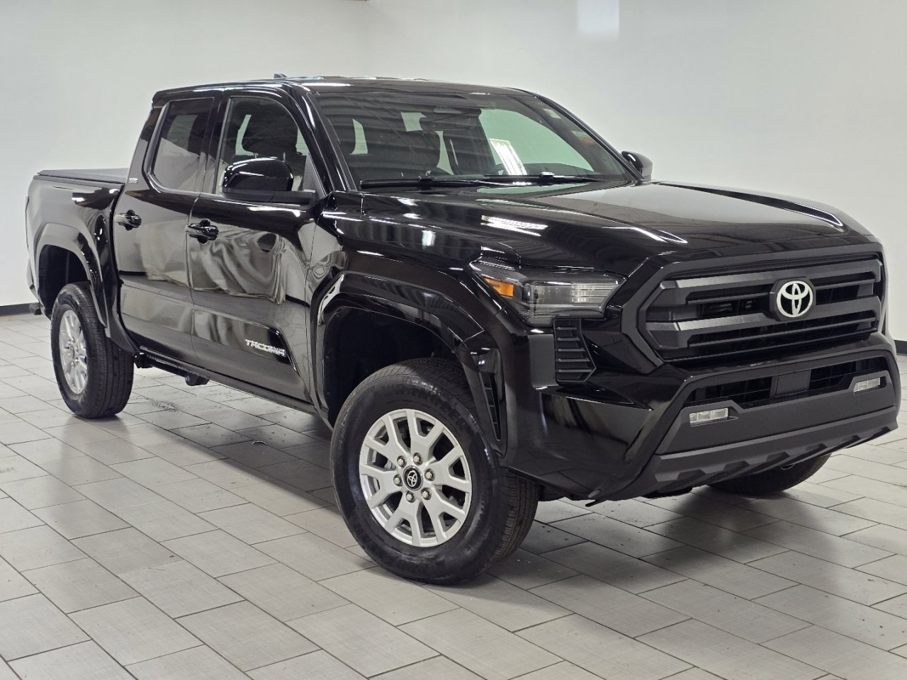 Certified 2025 Toyota Tacoma SR5 image 2