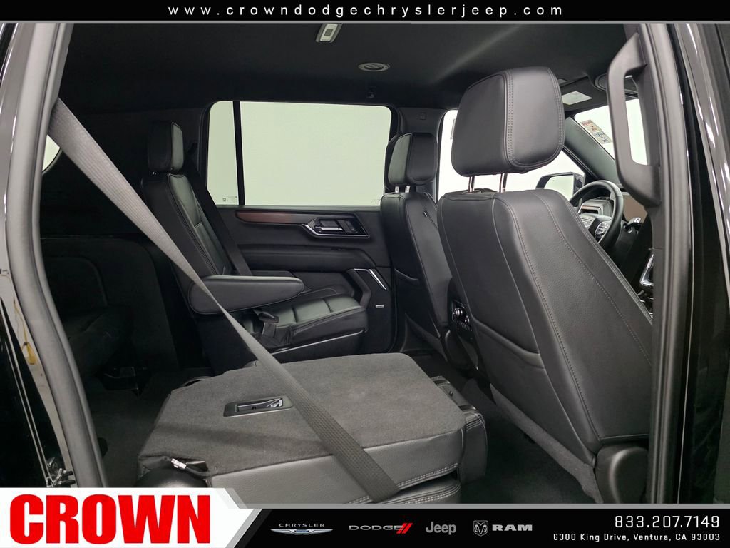 Used 2025 GMC Yukon XL Denali AWD/4WD image 15