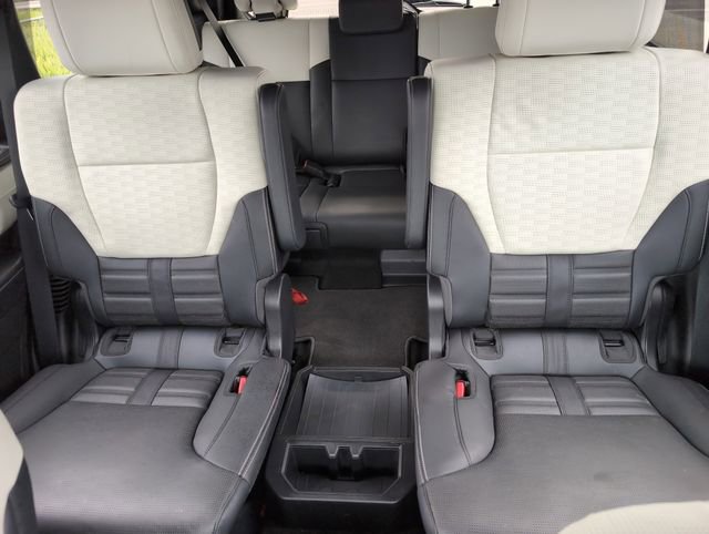 Used 2025 Toyota Sequoia Capstone image 25