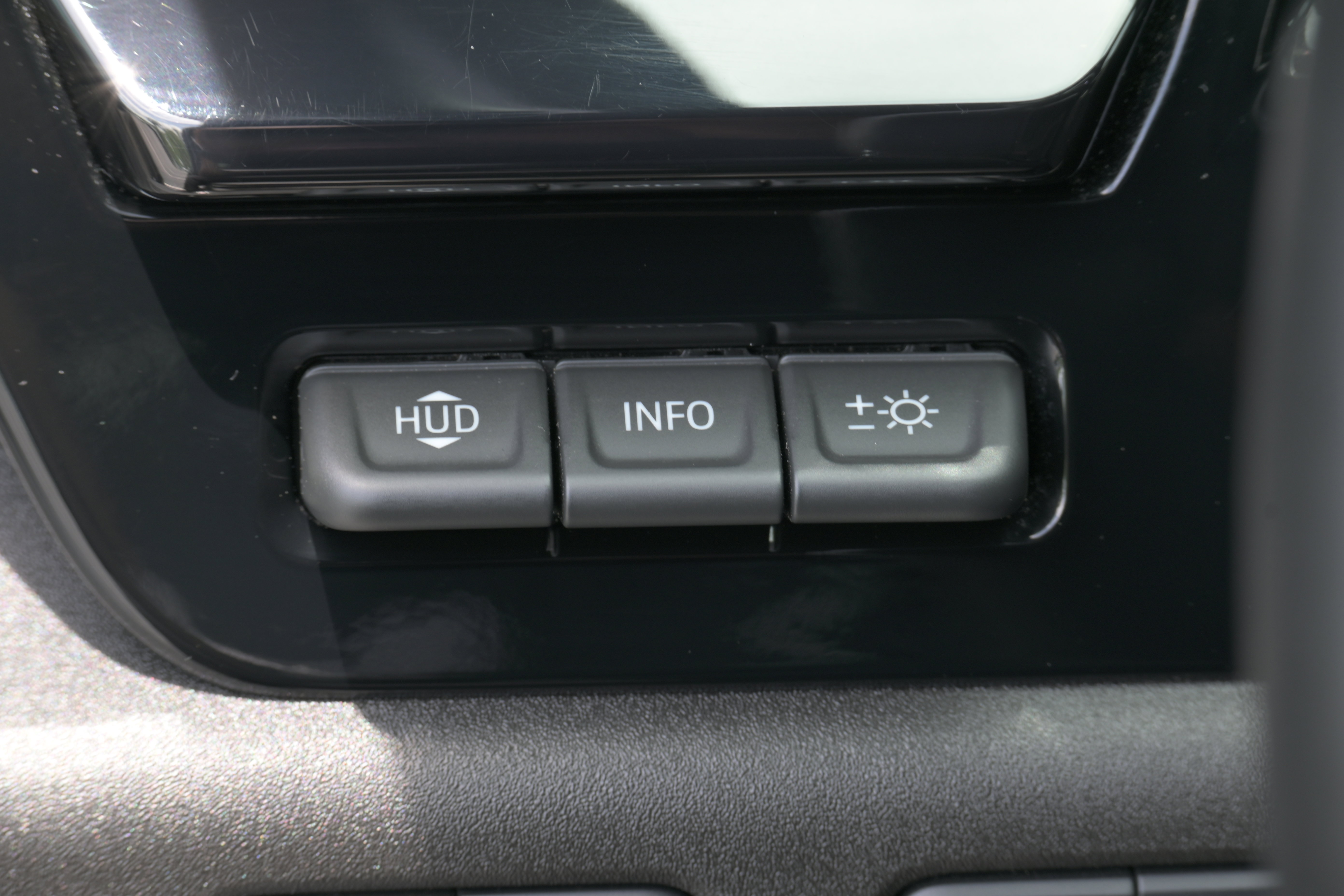 Used 2025 Chevrolet Silverado 2500 ZR2 w/ Technology Package AWD/4WD image 10
