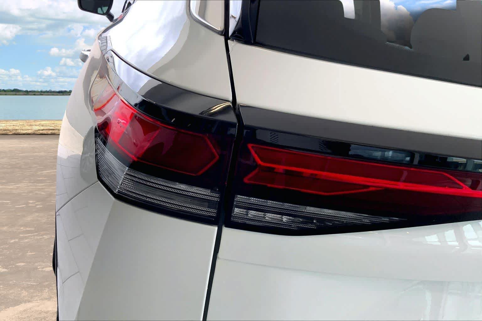 Certified 2026 Volkswagen Tiguan SE FWD image 32