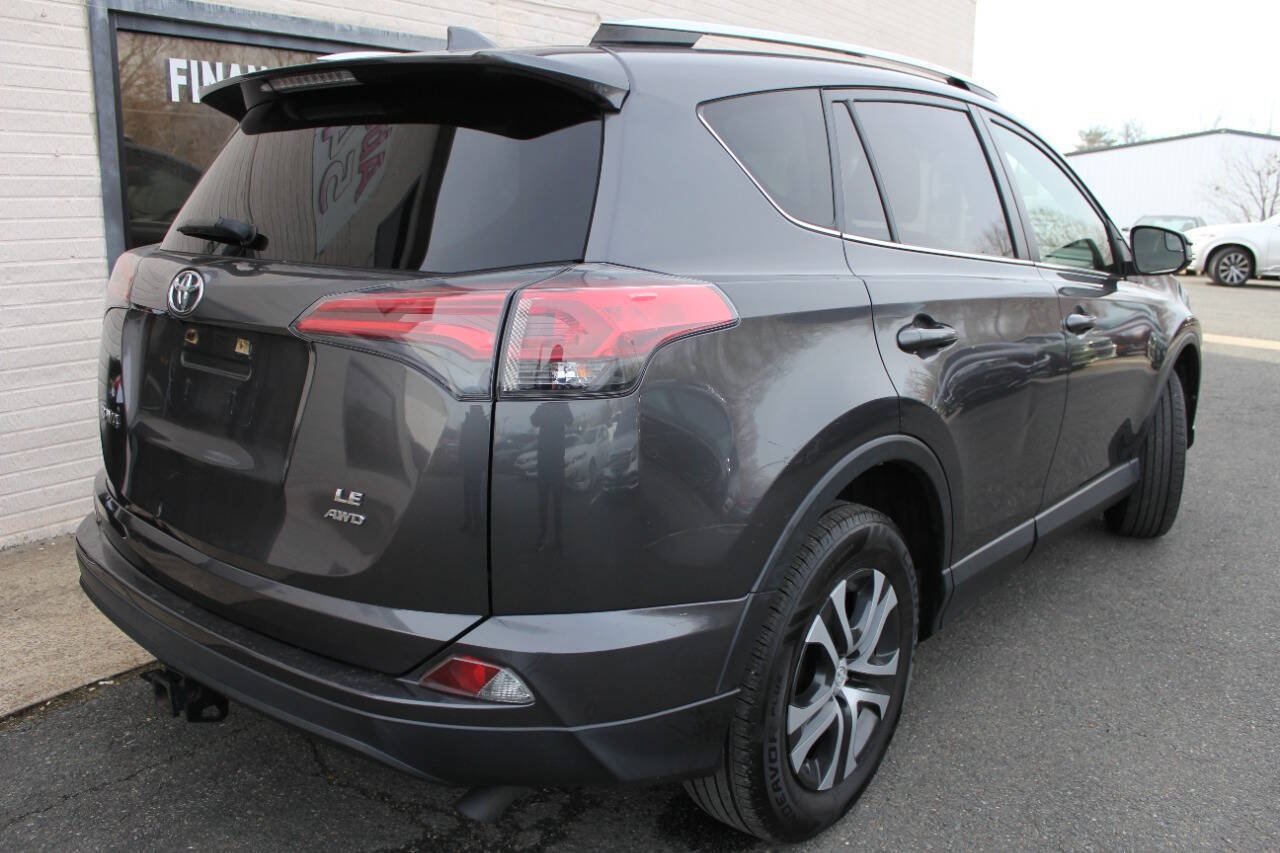 Used 2016 Toyota RAV4 LE image 9