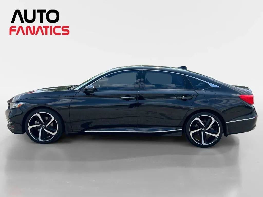 Used 2018 Honda Accord Touring image 2