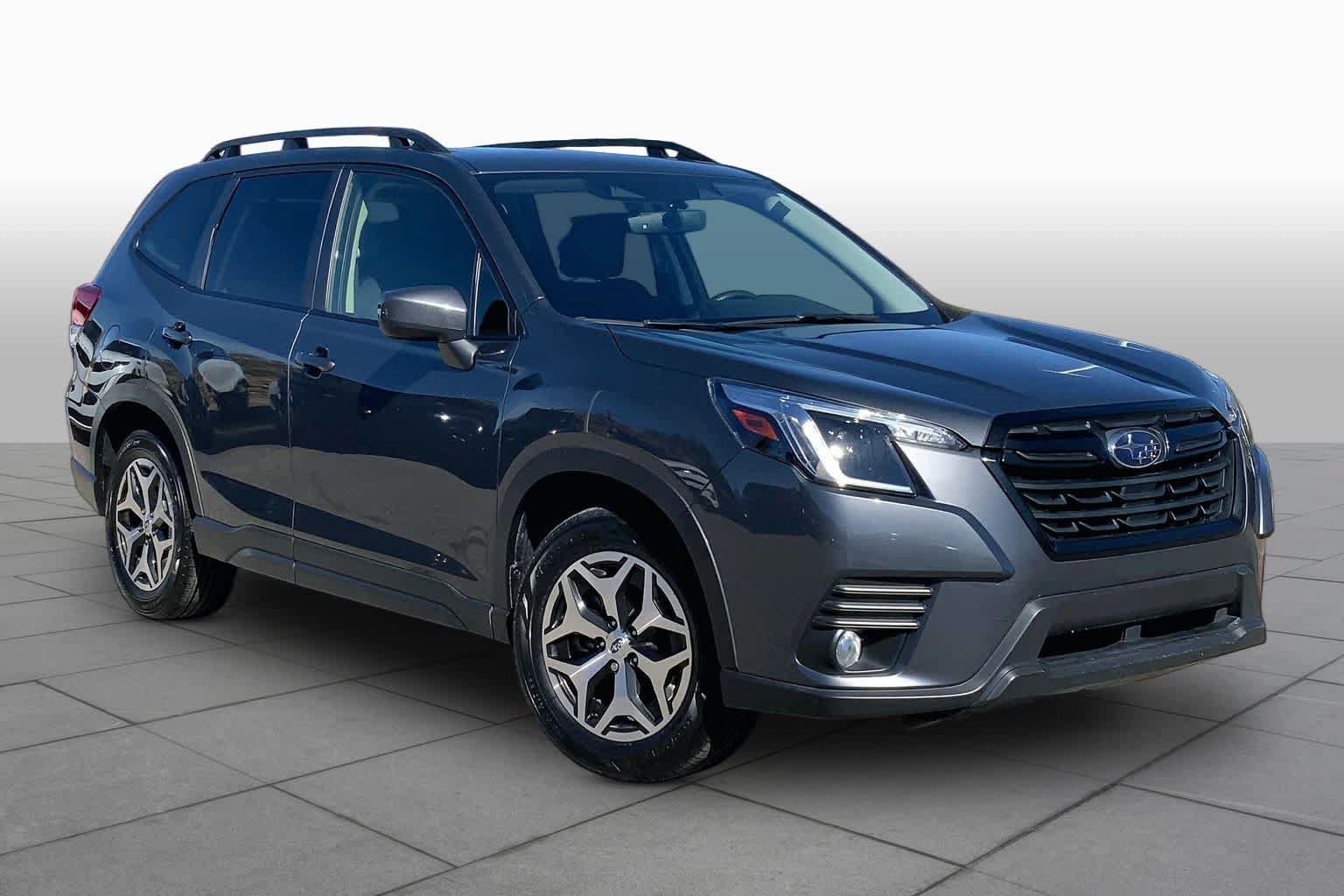 Used 2023 Subaru Forester Premium AWD/4WD image 3