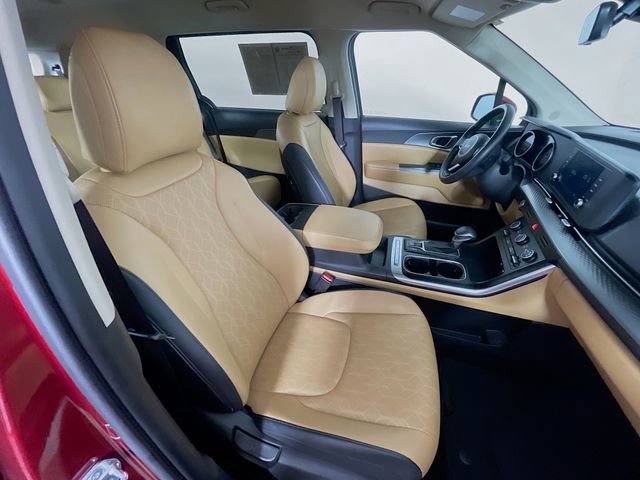 Used 2023 Kia Carnival LX image 28