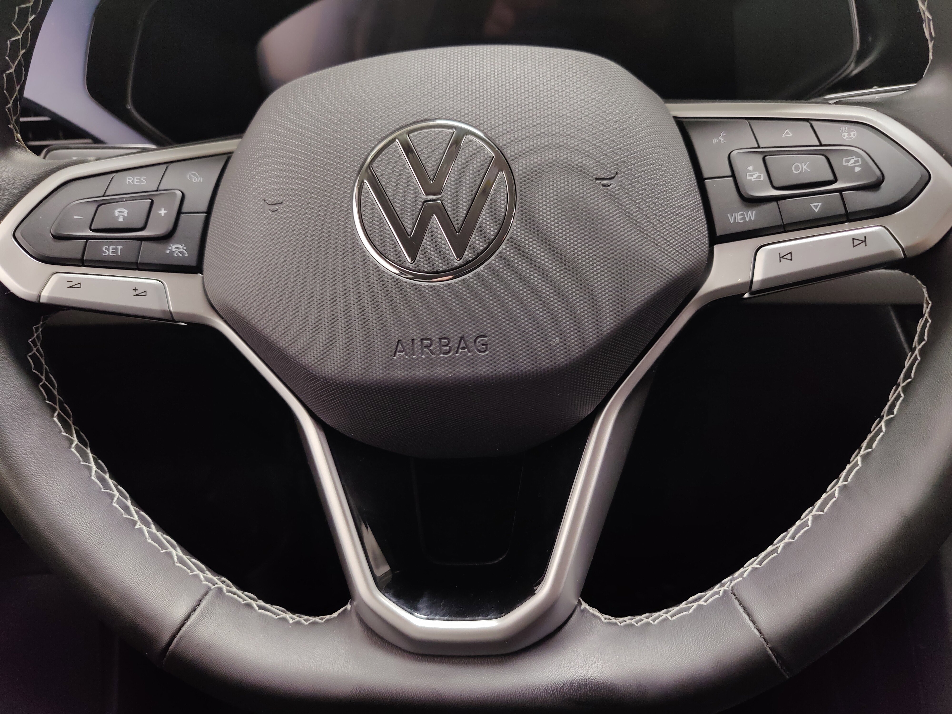 Used 2024 Volkswagen Taos SE AWD/4WD image 27