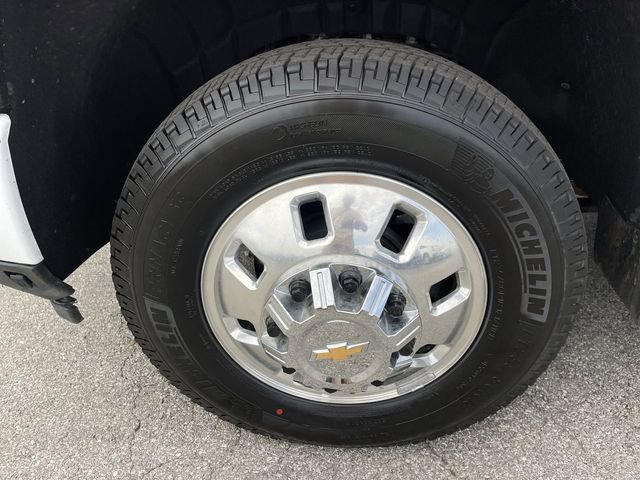 Used 2025 Chevrolet Silverado 3500 High Country w/ High Country Premium Package AWD/4WD image 10