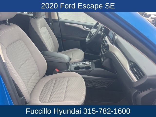 Used 2020 Ford Escape SE image 12