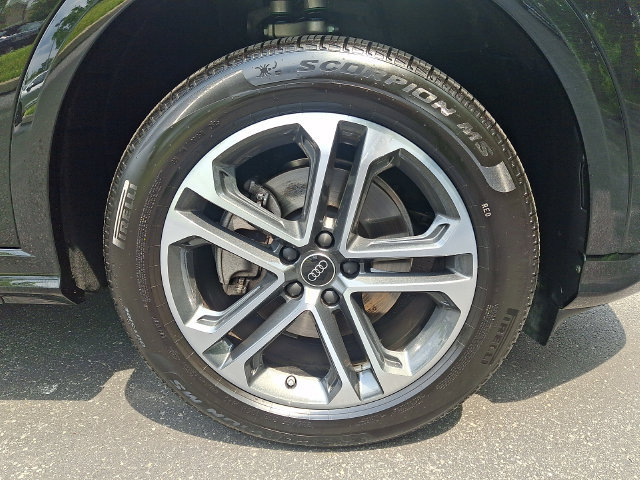 Certified 2025 Audi Q5 Premium w/ Convenience Package AWD/4WD image 8