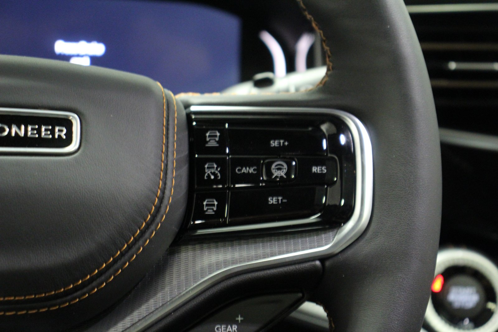 New 2023 Jeep Grand Wagoneer Series III AWD/4WD image 22
