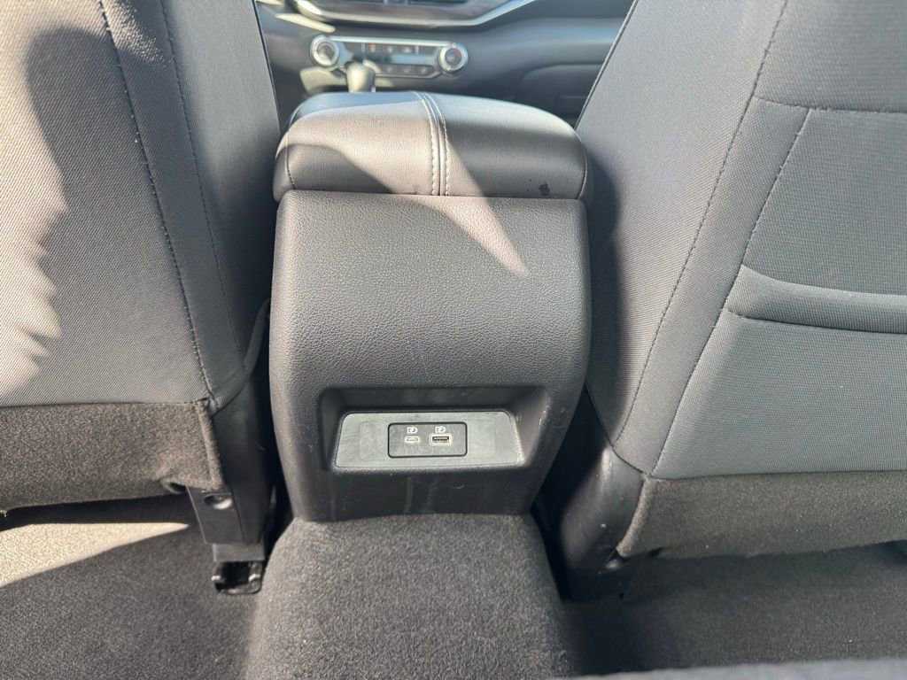 Used 2024 Nissan Altima 2.5 SV image 11