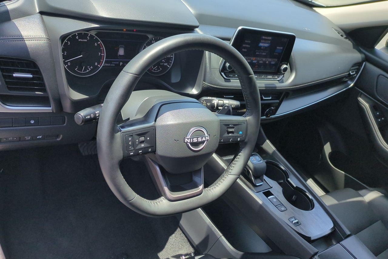 Certified 2025 Nissan Rogue SV w/ SV Premium Package FWD image 10