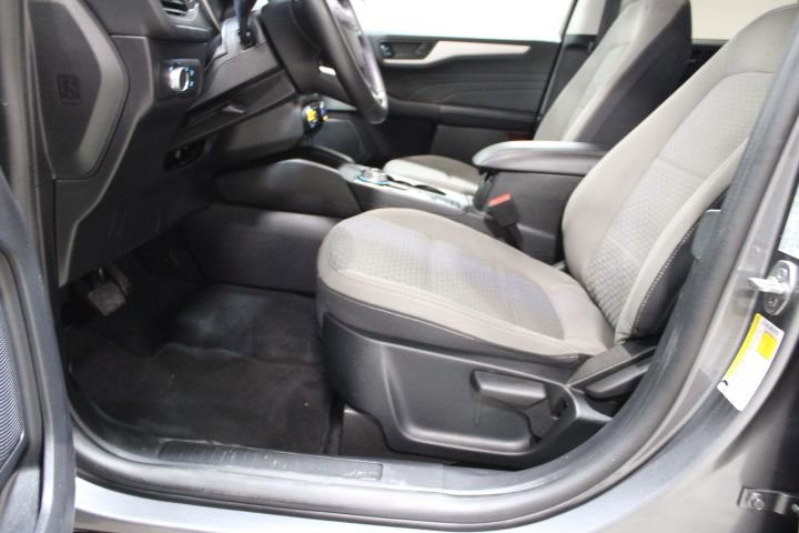 Used 2022 Ford Escape SE w/ SE Sport Appearance Package image 18