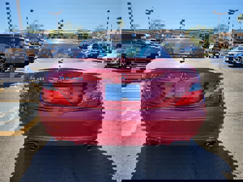 Used 2015 Mercedes-Benz SLK 250 w/ Premium Package image 5