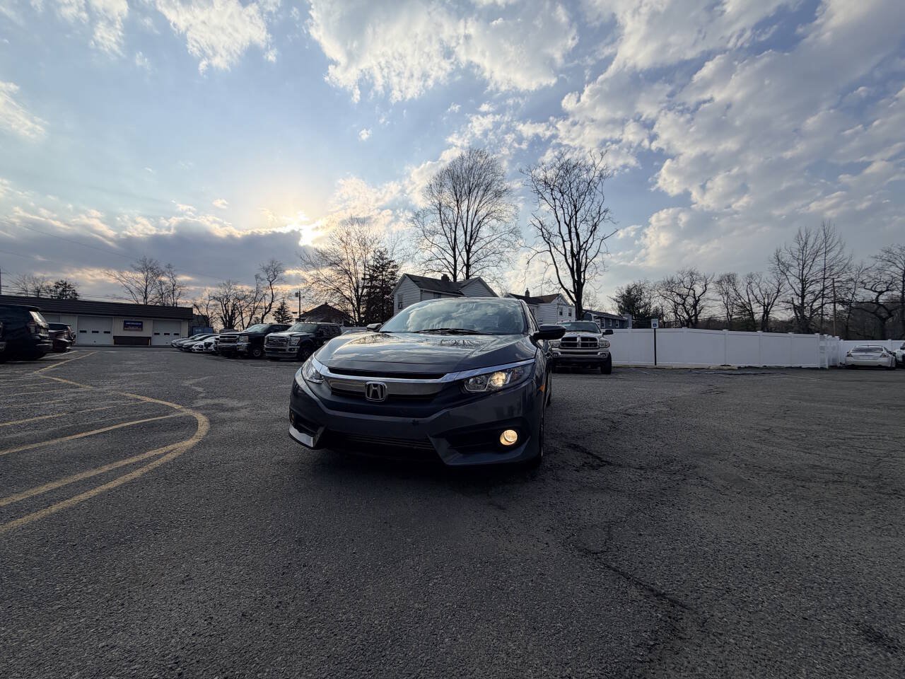 Used 2018 Honda Civic EX-L image 2