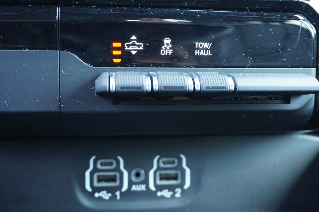 Used 2024 RAM 1500 Limited image 12