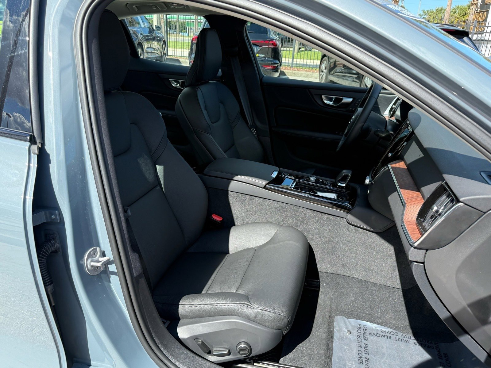 Used 2024 Volvo S60 T8 Plus w/ Climate Package image 27