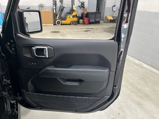 Used 2022 Jeep Wrangler Unlimited Rubicon 4xe AWD/4WD image 37