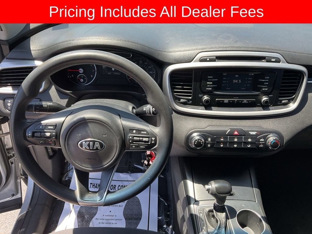 Used 2017 Kia Sorento FWD image 5