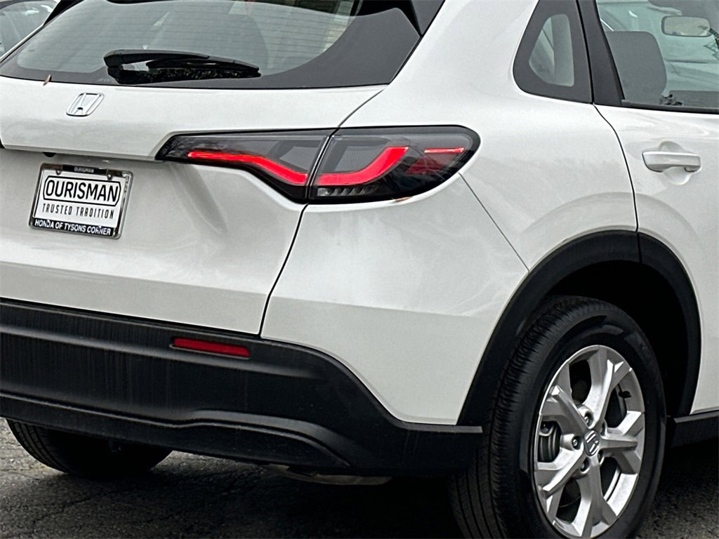 Used 2025 Honda HR-V LX image 7