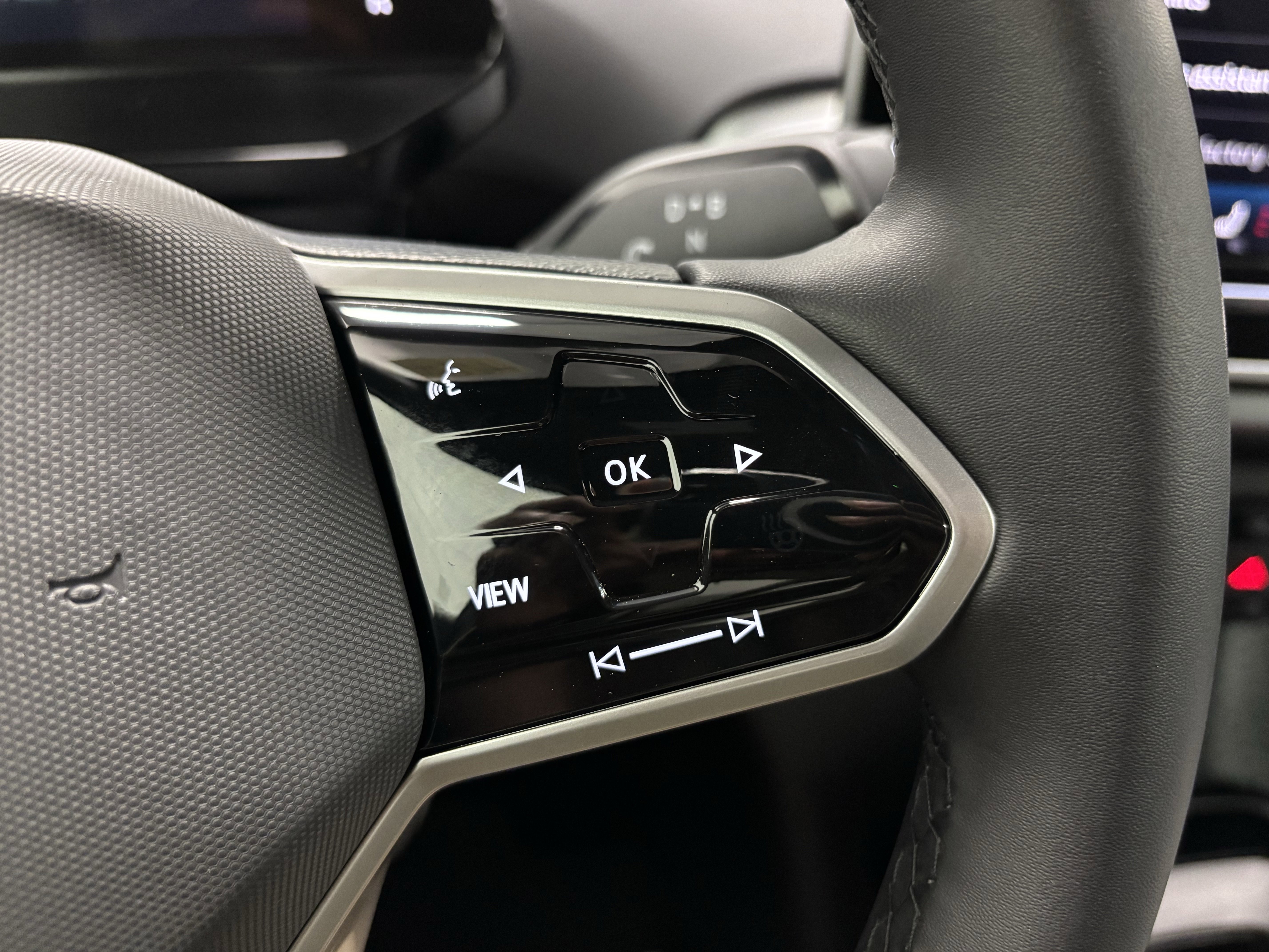 New 2025 Volkswagen ID.4 Pro image 26