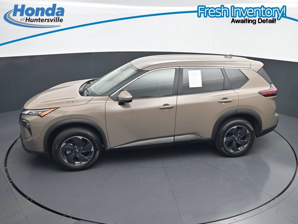 Used 2025 Nissan Rogue SV FWD image 16