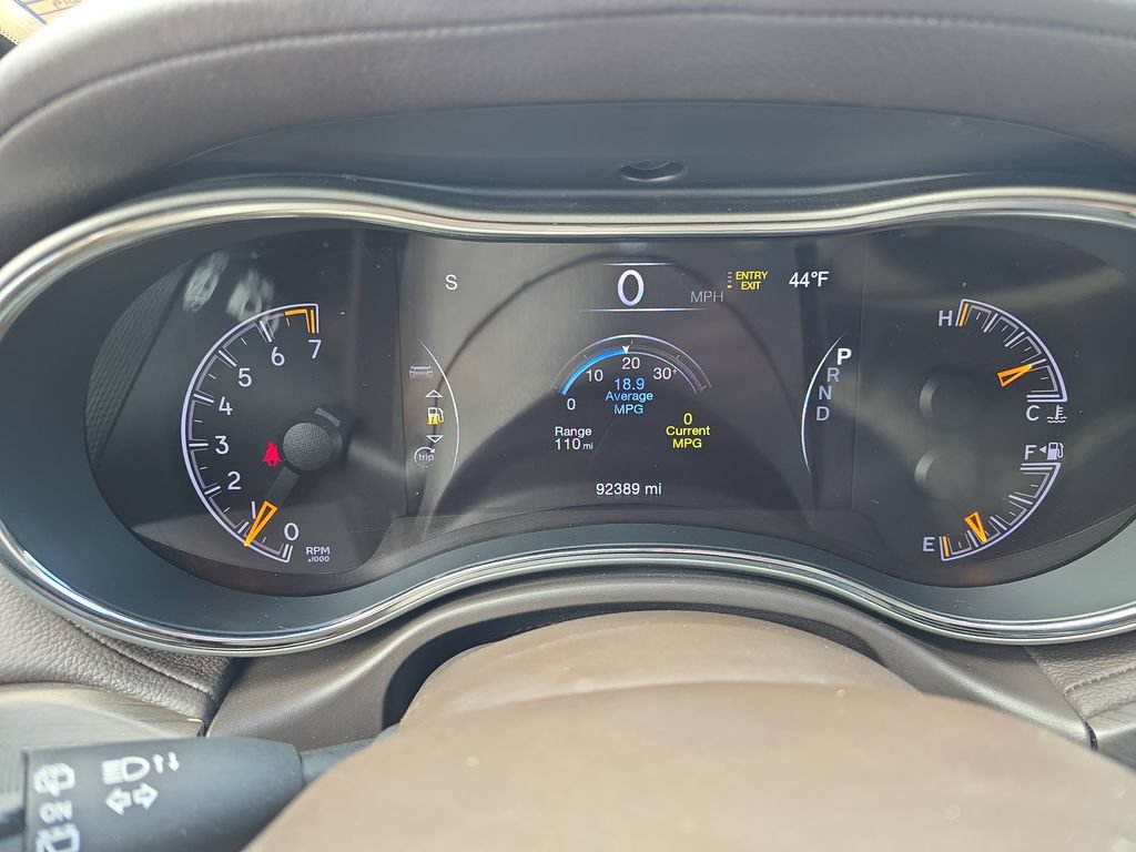 Used 2019 Jeep Grand Cherokee Overland AWD/4WD image 17