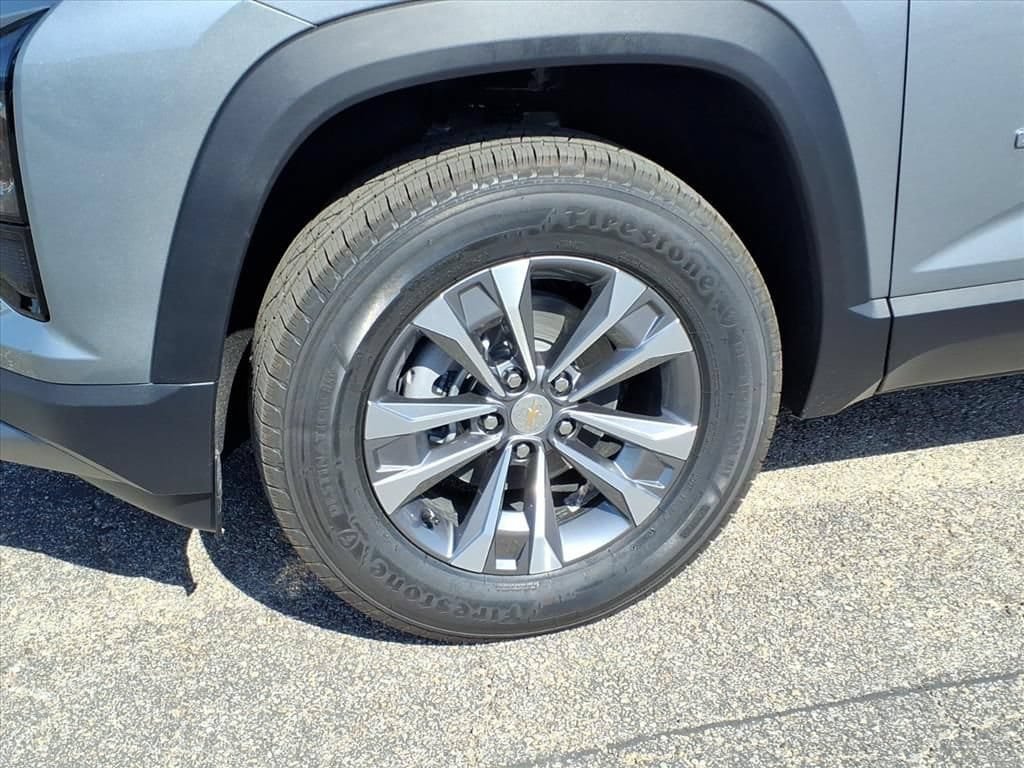 New 2027 Chevrolet Equinox LT w/ Convenience Package II FWD image 11