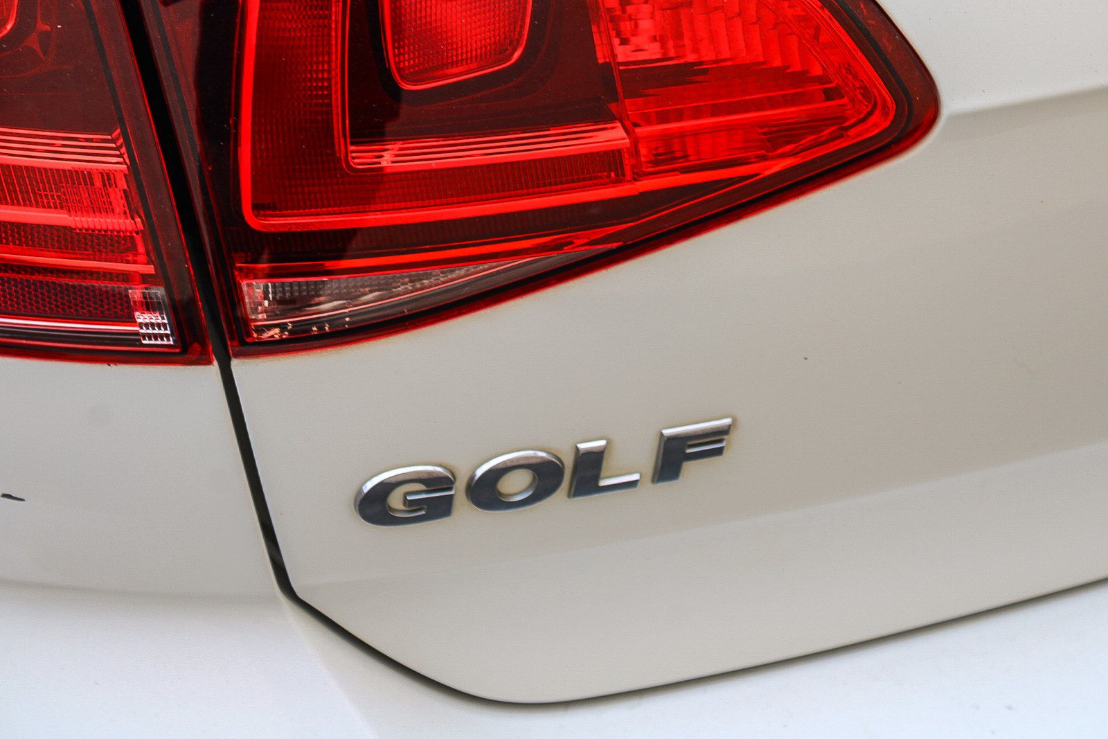 Used 2017 Volkswagen Golf Wolfsburg Edition FWD image 16